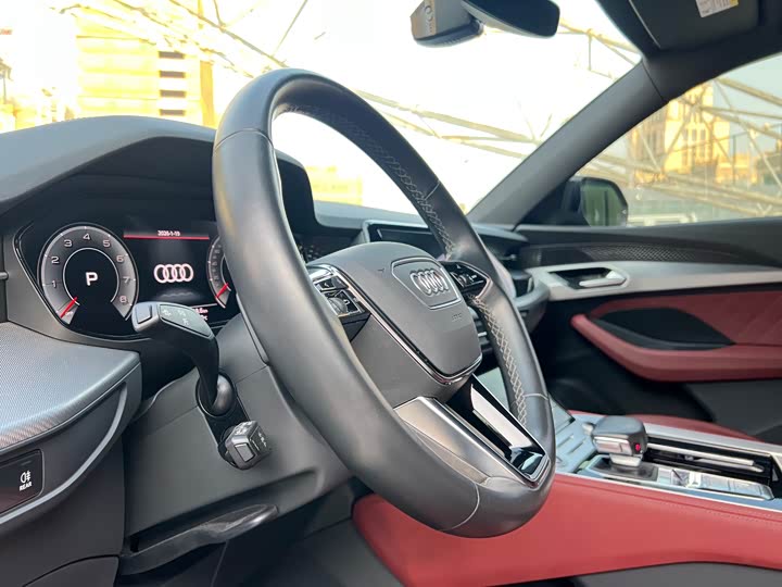 Audi Q6 2023 2023款 45 TFSI quattro 齐云型 飞骑套装