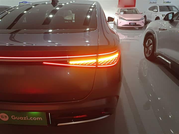 BYD Seal 07 DM-i Hybrid 2025 2025款 智驾版 DM-i 1.5L 125km 尊贵型