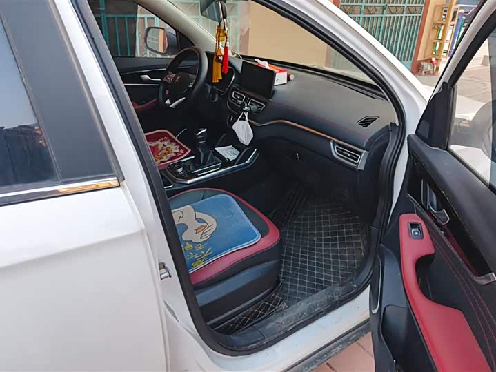 Bestune T33 2021 2021款 1.2T 手动豪华型