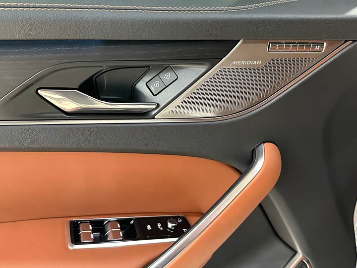 Jaguar F-Pace 2025 2025款 P400 SPORT