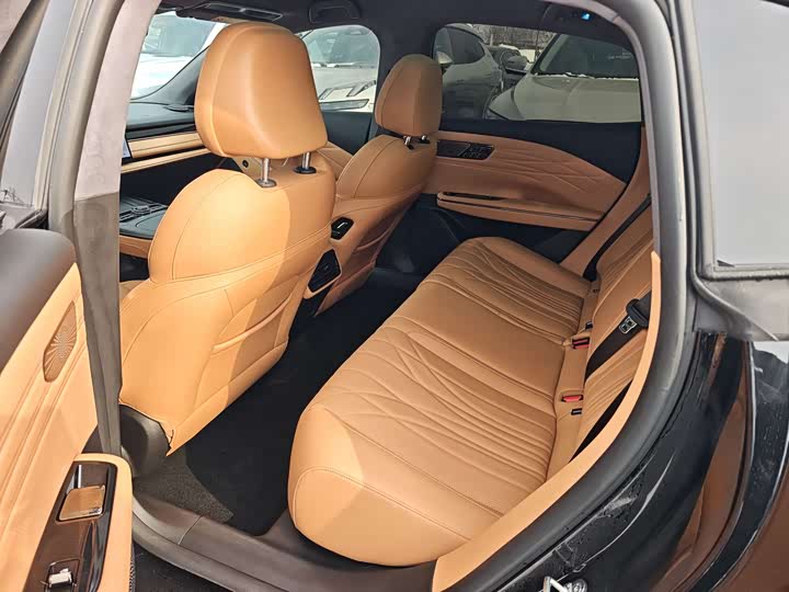 Geely Galaxy Starshine 8 EM-i 2025 2025款 130km EM-i 尊贵版