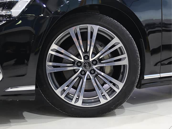 Audi A8 2025 2025款 A8L 45 TFSI quattro 豪华型