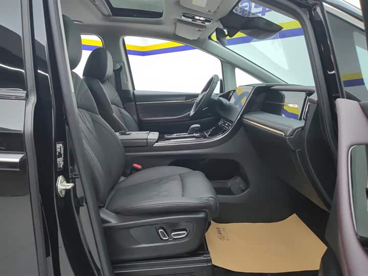 GAC Trumpchi M8 2024 2024款 大师系列 400T 至尊版