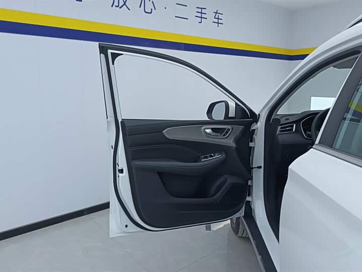 Roewe RX5 2023 2023款 PLUS 330TGI 自动领潮智惠版
