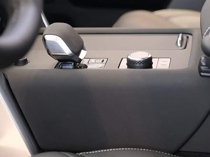 Land Rover Discovery 2025 2025款 360PS Dynamic SE