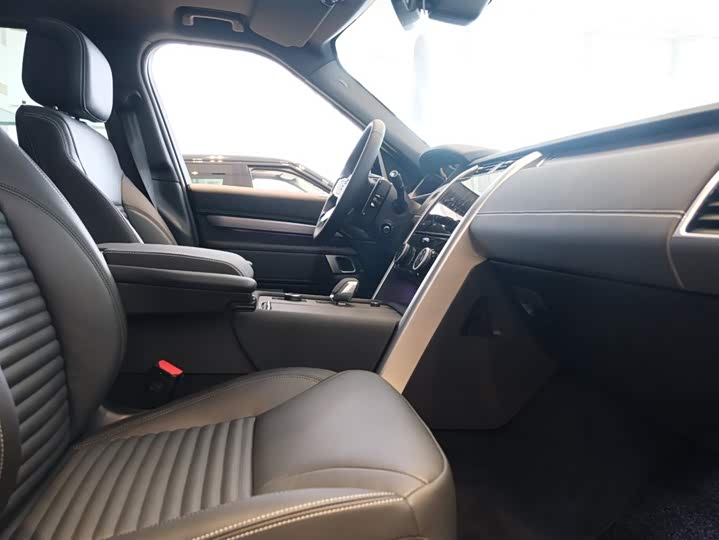 Land Rover Discovery 2025 2025款 360PS Dynamic SE
