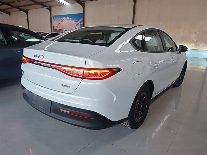 BYD Seal 05 DM-i Hybrid 2025 2025款 DM-i 智驾版 55KM豪华型