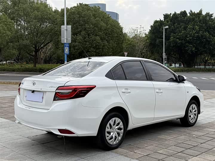 Toyota Vios 2022 2022款 1.5L 20周年纪念版