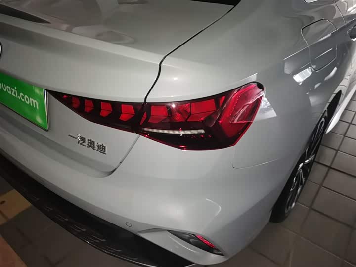 Audi A3 2025 2025款 A3L Limousine 35TFSI 飞驰尊享型 +豪华臻选包