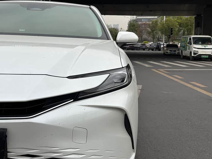 Toyota Camry 2024 2024款 双擎 2.0HE 精英版