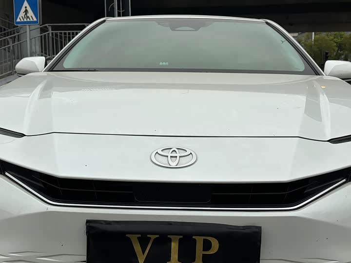Toyota Camry 2024 2024款 双擎 2.0HE 精英版