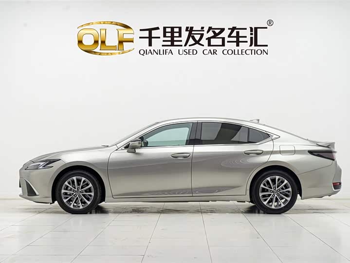 Lexus ES 2025 2025款 300h 臻享版