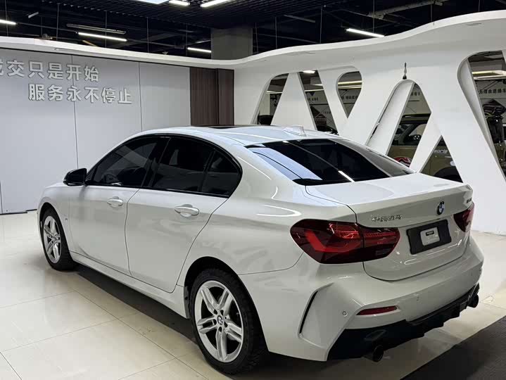 BMW 1 Series 2023 2023款 120i M运动曜夜版