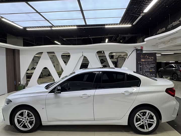 BMW 1 Series 2023 2023款 120i M运动曜夜版