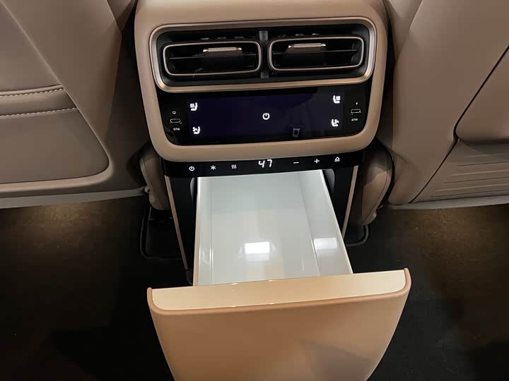 LiXiang i6 2025 2025款 四驱标准版