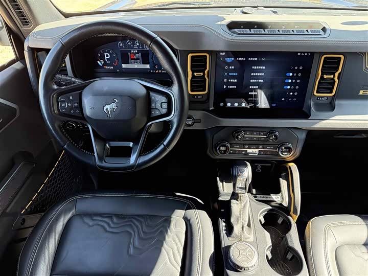 Ford Bronco 2024 2024款 2.3T 荒地