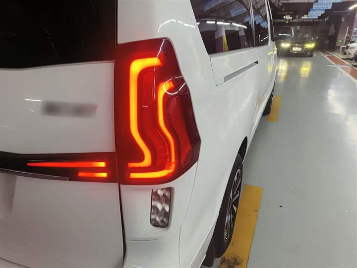 Dongfeng Forthing M7 2022 2022款 领爵款 2.0T 自动侯爵版