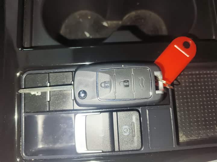 Dongfeng Forthing M7 2022 2022款 领爵款 2.0T 自动侯爵版