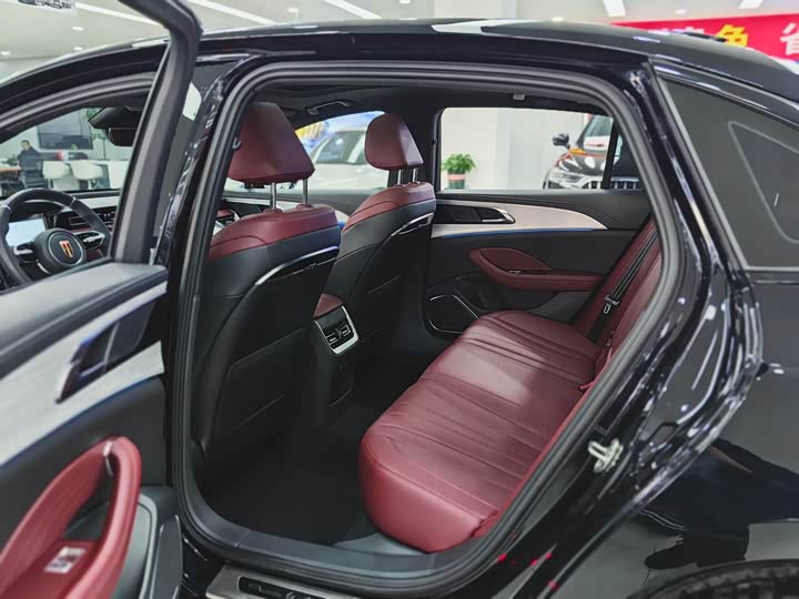 Hongqi H5 2025 2025款 2.0T 自动玄影版