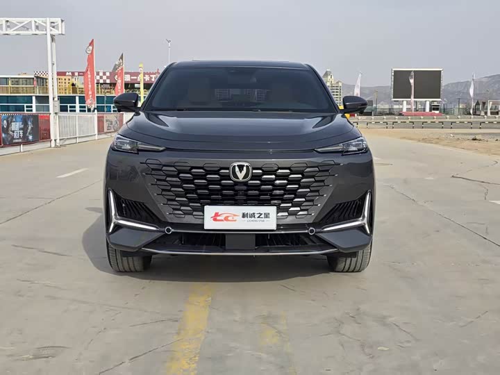 Changan UNI-K 2023 2023款 2.0T 两驱悦尚型