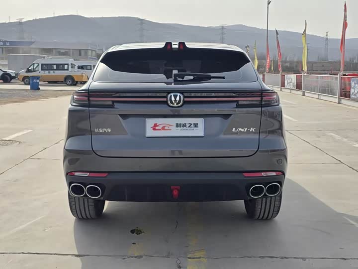 Changan UNI-K 2023 2023款 2.0T 两驱悦尚型