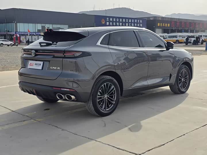 Changan UNI-K 2023 2023款 2.0T 两驱悦尚型
