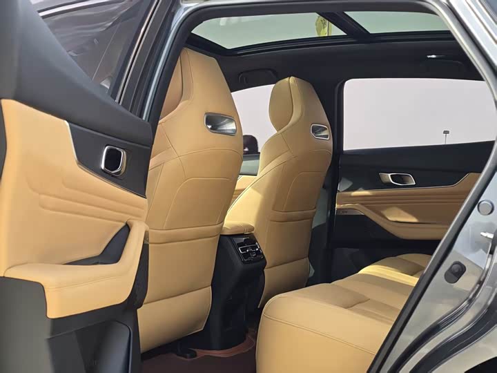 Changan UNI-K 2023 2023款 2.0T 两驱悦尚型