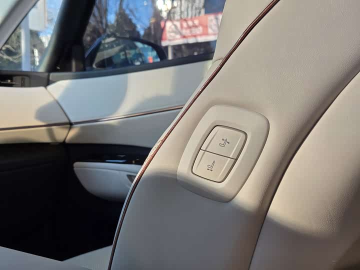 Lexus LM 2023 2023款 500h 六座尊崇版