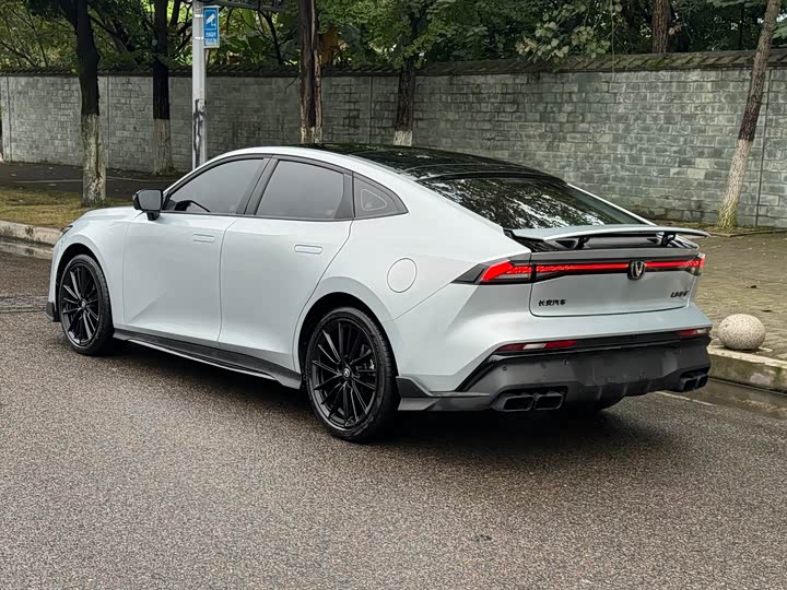 Changan UNI-V 2025 2025款 1.5T 500Bar黑武士版