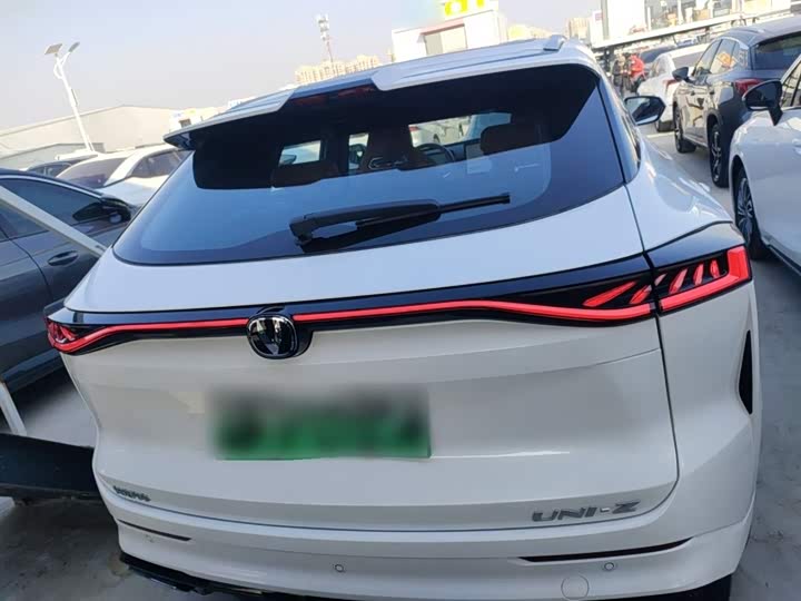 Changan UNI-Z Hybrid 2025 2025款 智慧新蓝鲸 125km 战舰+