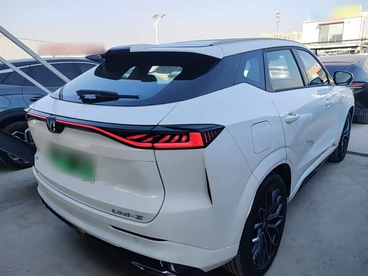 Changan UNI-Z Hybrid 2025 2025款 智慧新蓝鲸 125km 战舰+