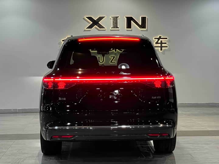 Aito M8 2025 2025款 增程 Max+版 53.4kWh 6座版