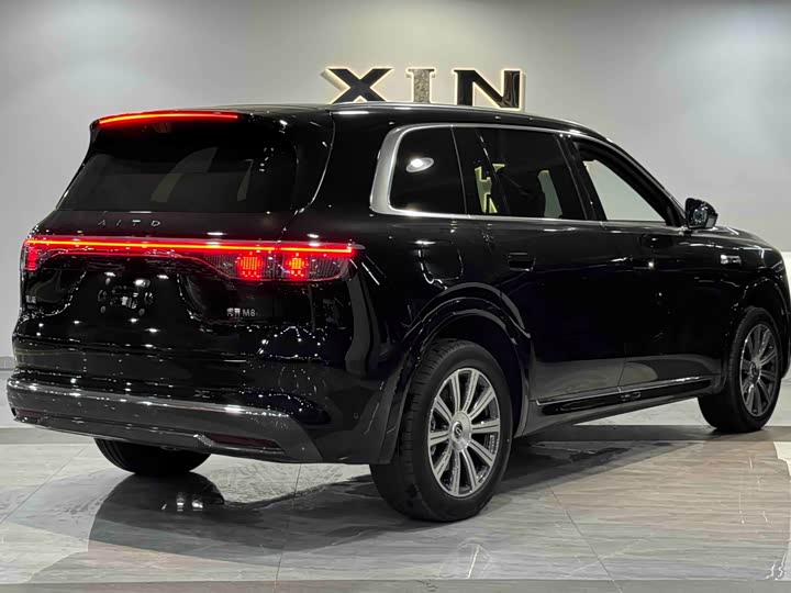 Aito M8 2025 2025款 增程 Max+版 53.4kWh 6座版