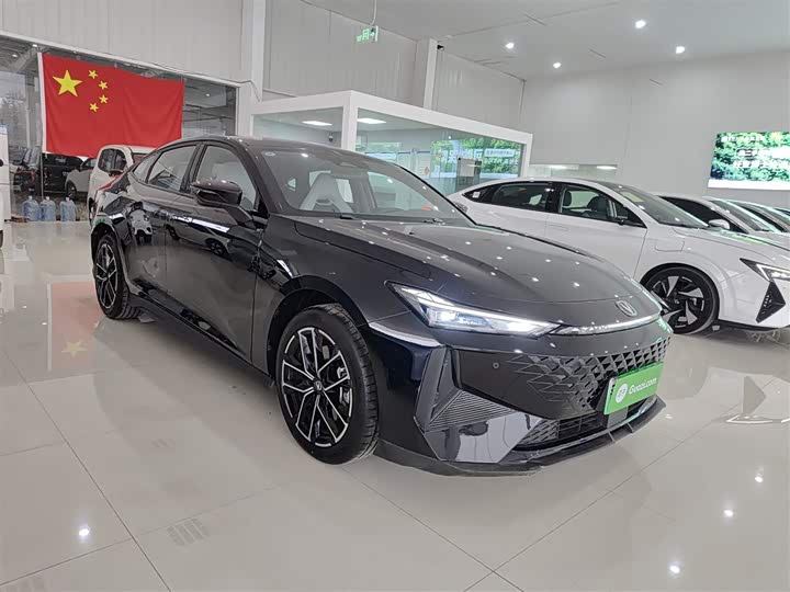 Changan UNI-V Hybrid 2024 2024款 蓝鲸智电iDD 136km 智尊型