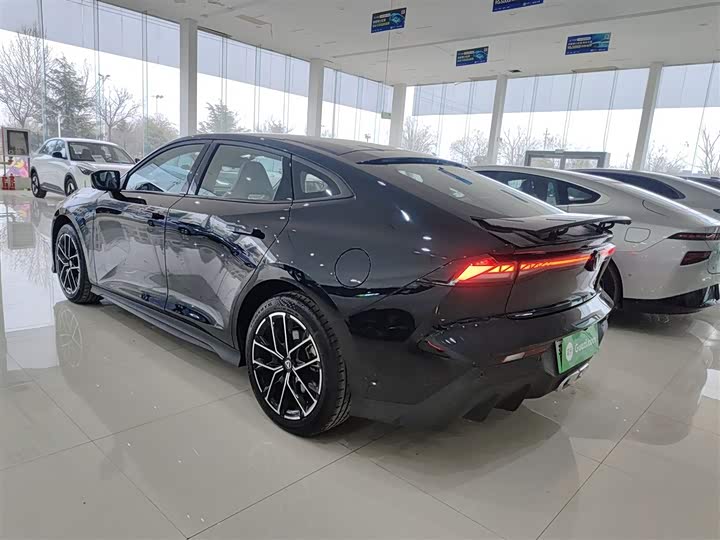 Changan UNI-V Hybrid 2024 2024款 蓝鲸智电iDD 136km 智尊型