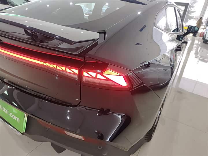 Changan UNI-V Hybrid 2024 2024款 蓝鲸智电iDD 136km 智尊型