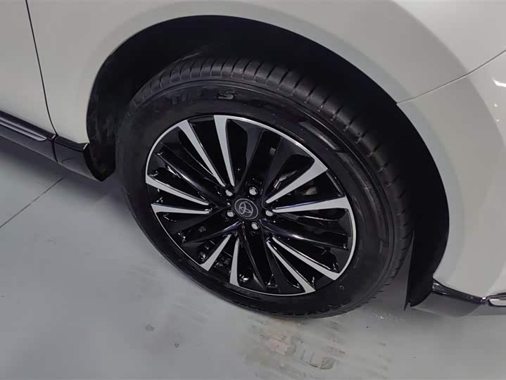 Toyota Venza 2023 2023款 2.0L CVT两驱尊贵版