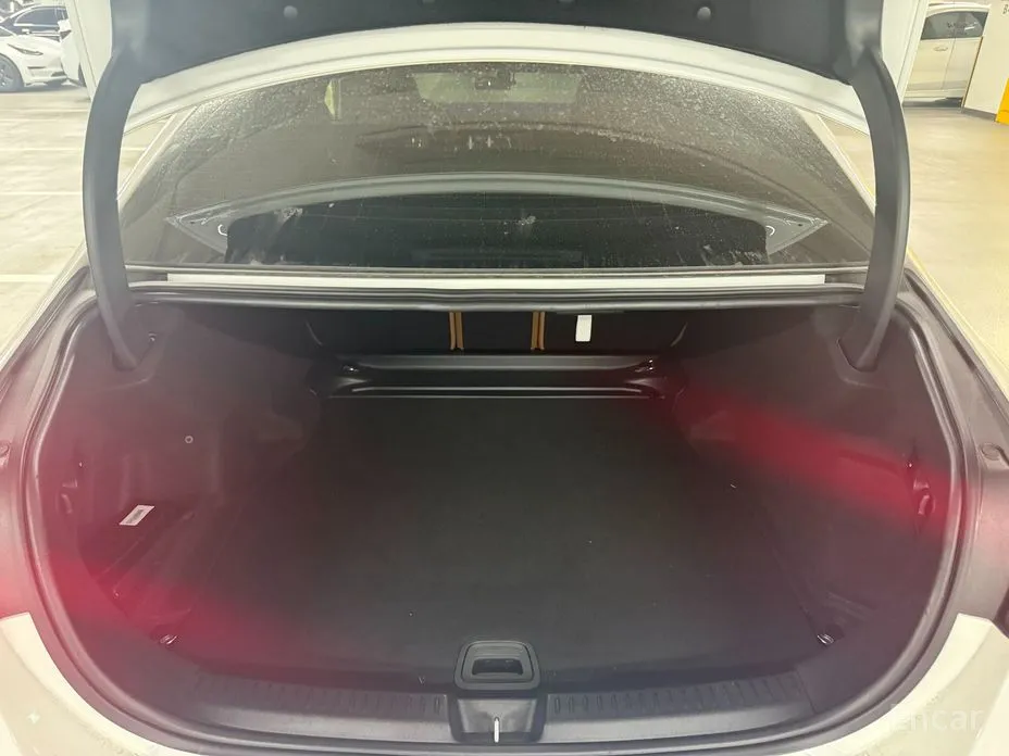 Mercedes-Benz E-Class 2024 E300 4MATIC AMG Line