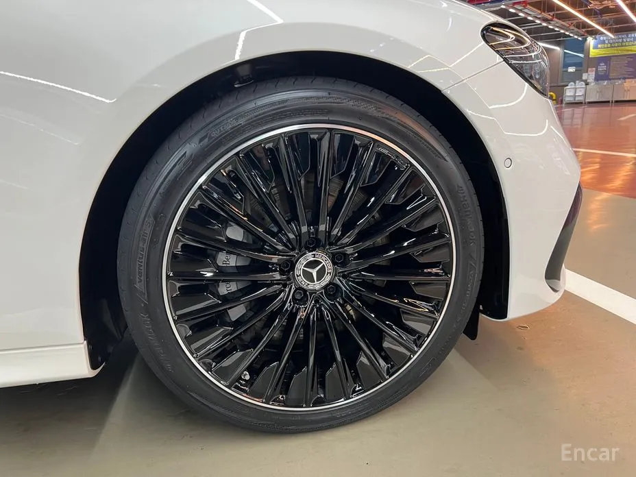 Mercedes-Benz E-Class 2024 E300 4MATIC AMG Line