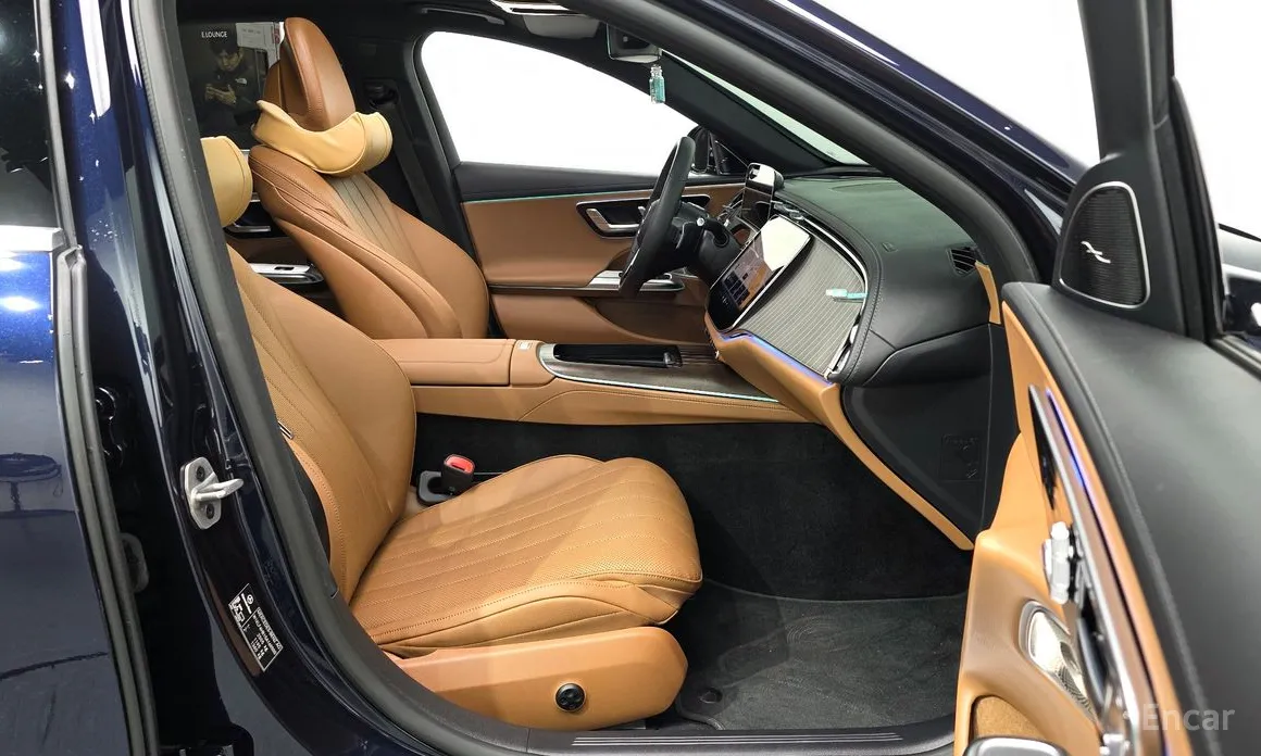 Mercedes-Benz E-Class 2024 E300 4MATIC Exclusive