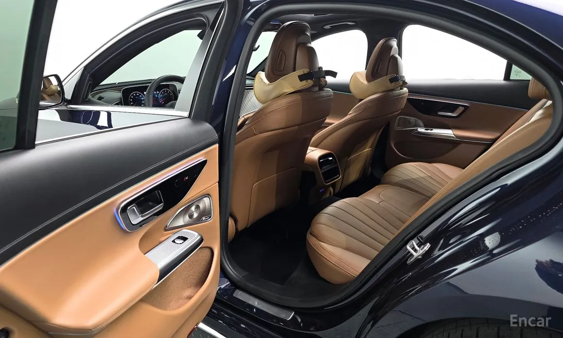 Mercedes-Benz E-Class 2024 E300 4MATIC Exclusive