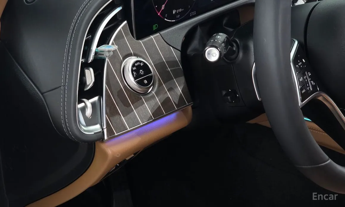 Mercedes-Benz E-Class 2024 E300 4MATIC Exclusive