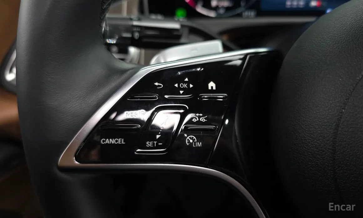 Mercedes-Benz E-Class 2024 E300 4MATIC Exclusive