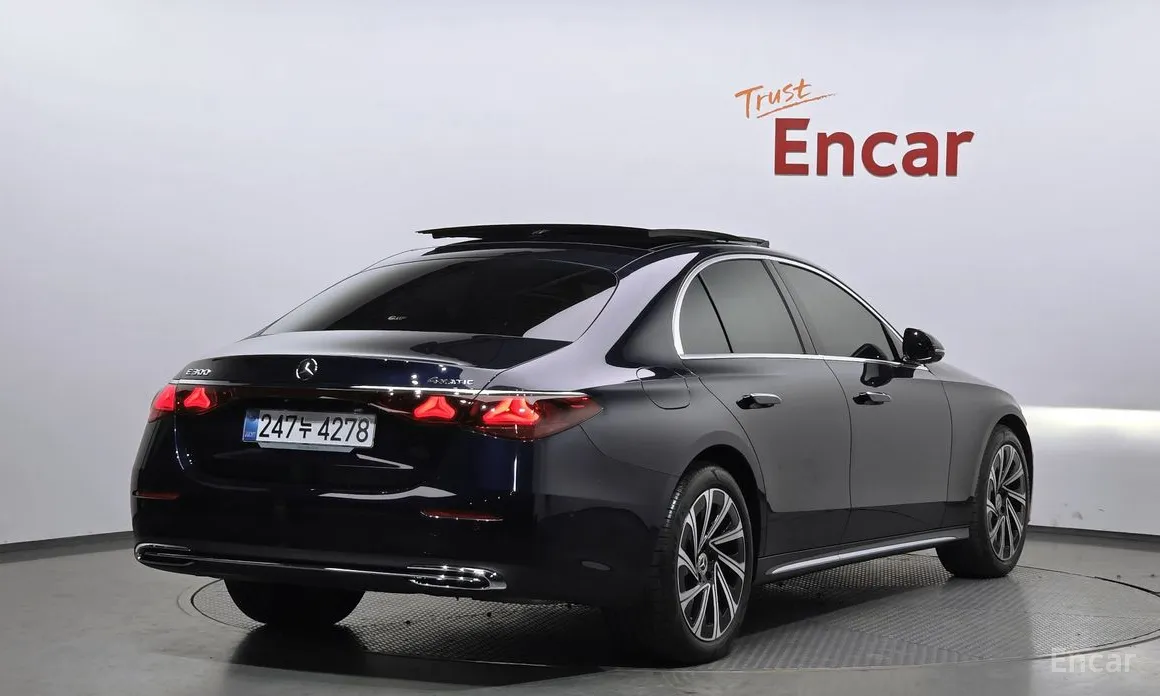 Mercedes-Benz E-Class 2024 E300 4MATIC Exclusive
