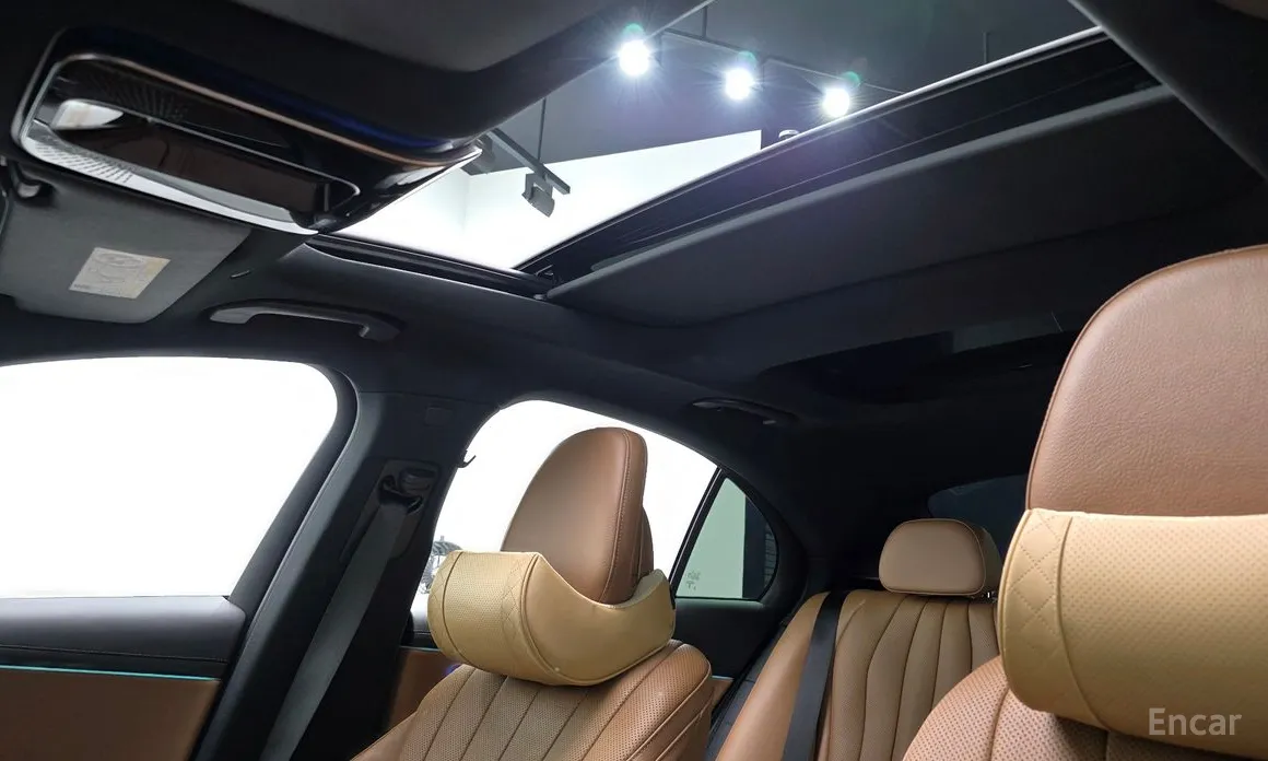 Mercedes-Benz E-Class 2024 E300 4MATIC Exclusive