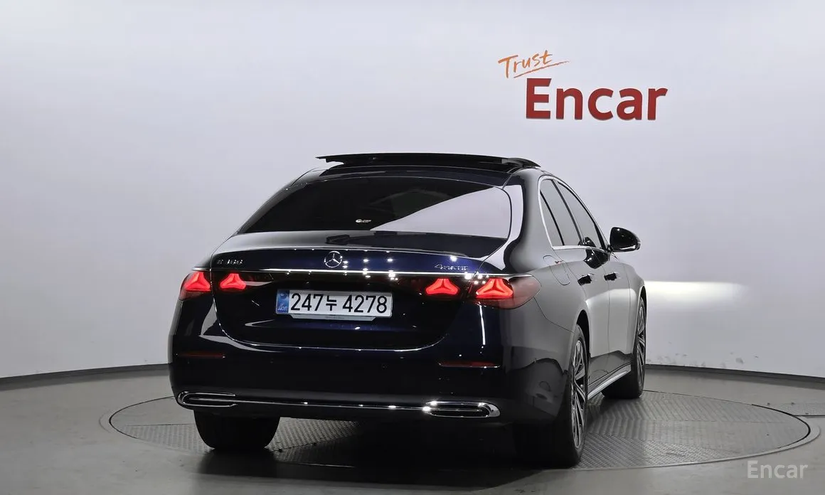 Mercedes-Benz E-Class 2024 E300 4MATIC Exclusive