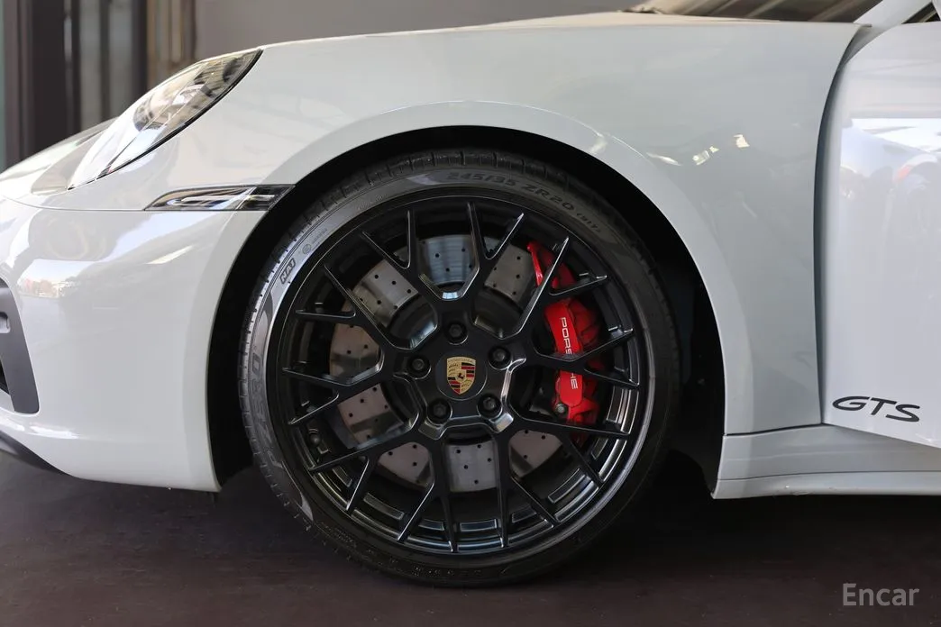 Porsche 911 2019 Carrera 4 GTS