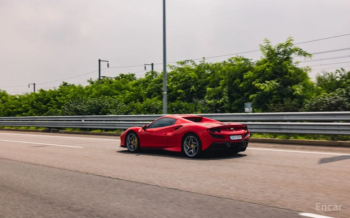 Ferrari F8 2019 3.9 V8
