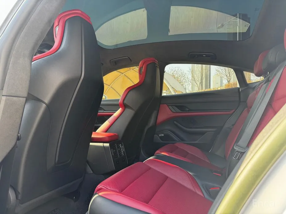 Porsche Taycan 2020 GTS