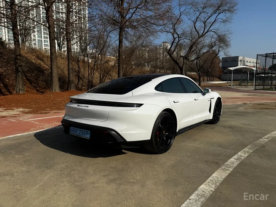 Porsche Taycan 2020 GTS